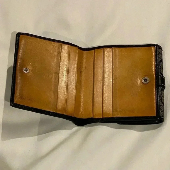 Coach signature bi-fold wallet - Picture 6 of 6